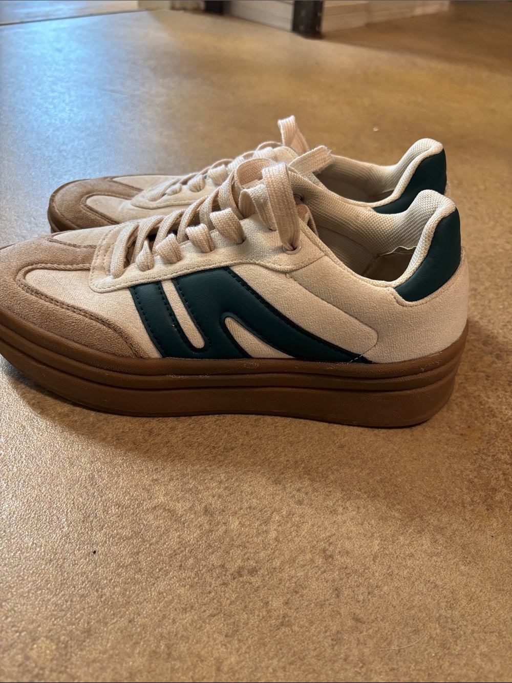 Cream Suede Low-Top Sneakers with Dark Green Accent